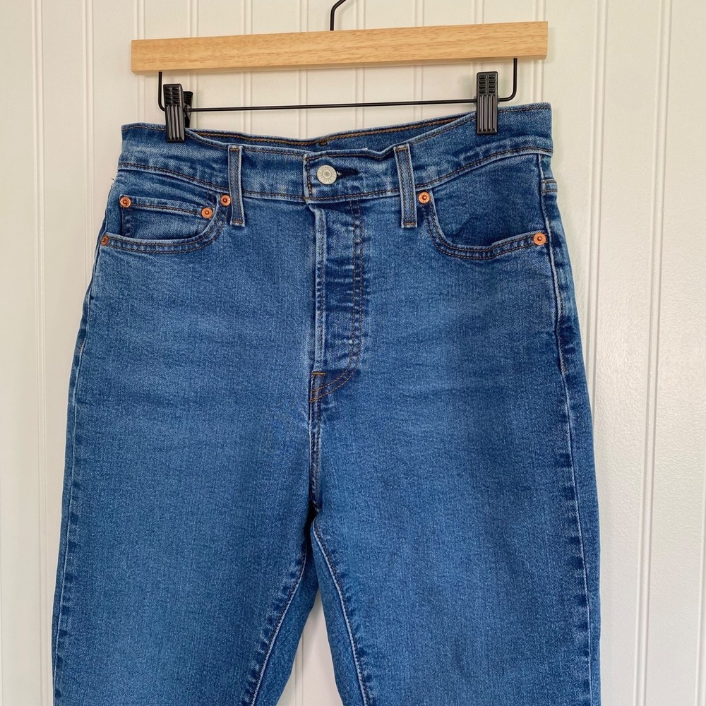 Levis Womens Wedgie Straight Leg Jeans Size 31 Button Fly High Rise Medium Wash - Picture 2 of 12